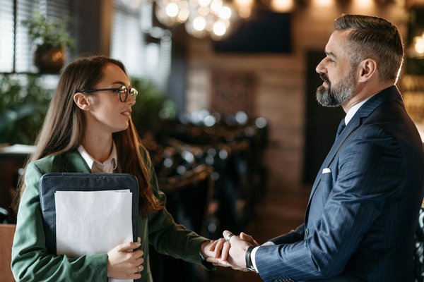 Comment établir un plan de succession efficace pour assurer la pérennité de votre entreprise ?